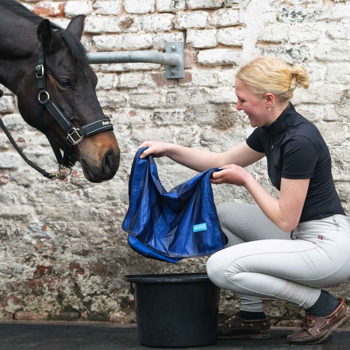 BACK ON TRACK Handtuch mit Kühleffekt Cool on Track