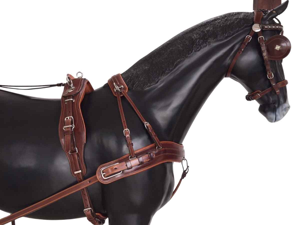 Arden Pferdegeschirr Leder LUX Einspänner Brustblatt anatomisch 